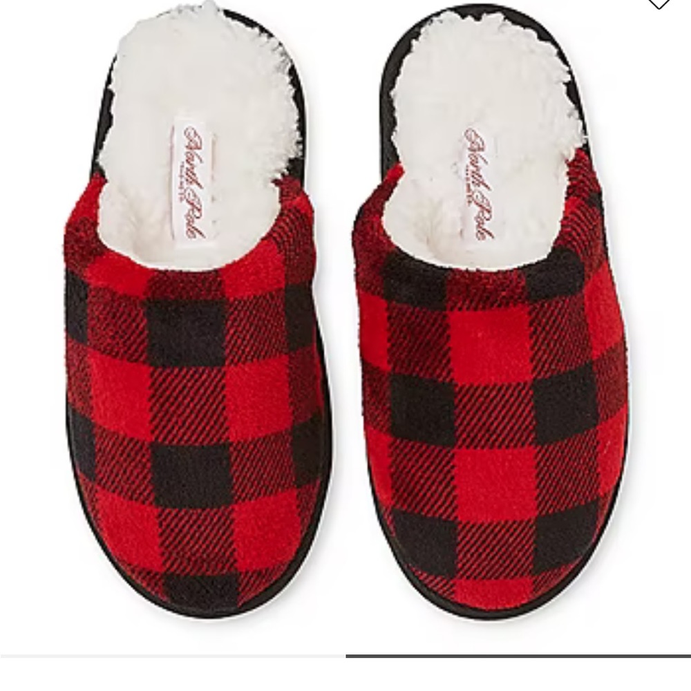 NWT North Pole Unisex Kid Slip-On Slippers S/M